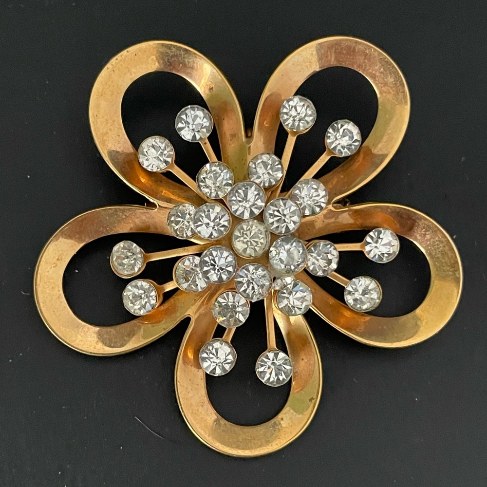 Large Cutout Rhinestone Spray Flower Brooch Pendant Vintage Gold Tone